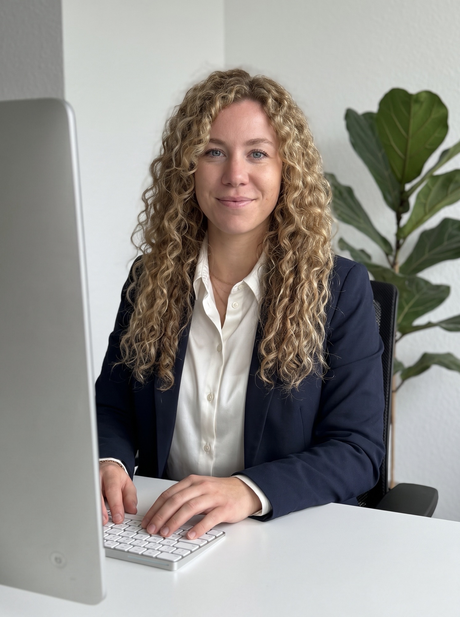 Elisa Schmitt — Personalwesen